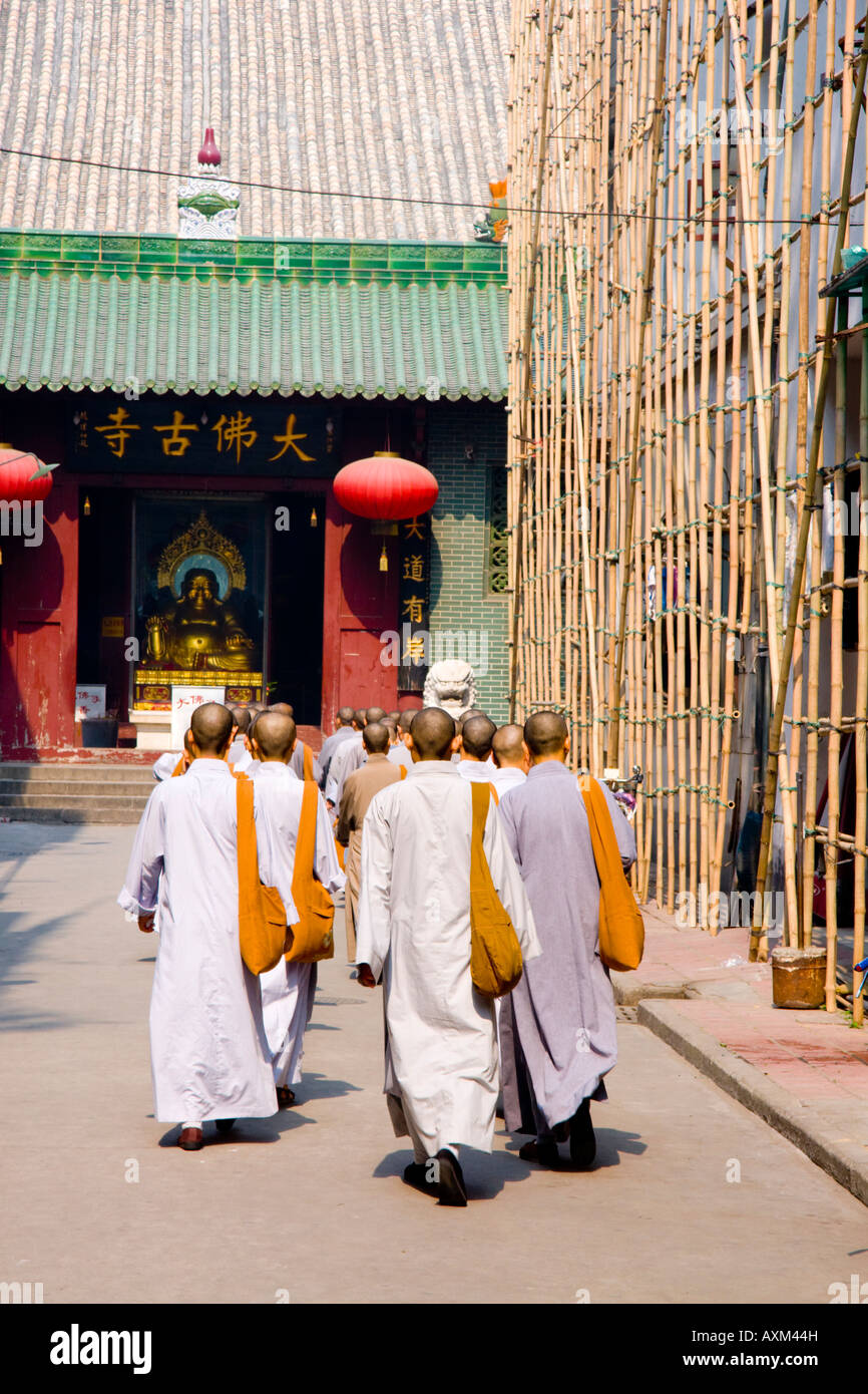 China Guangzhou Dafo Buddhist temple monks Stock Photo