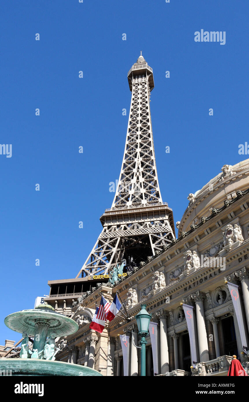 Eiffel tower observation deck hi-res stock photography and images - Alamy