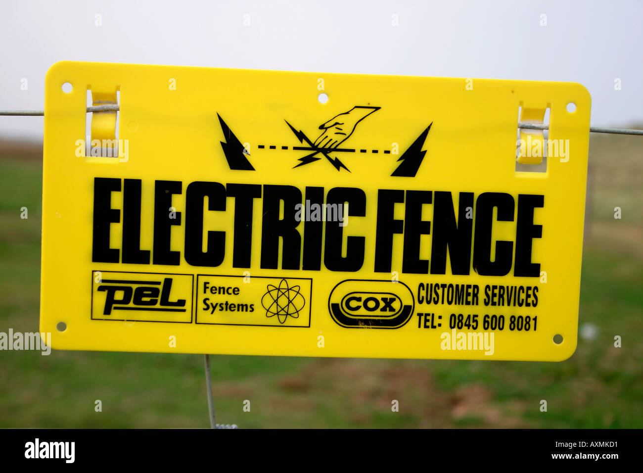 Electric Fence Sign Stock Photo Alamy