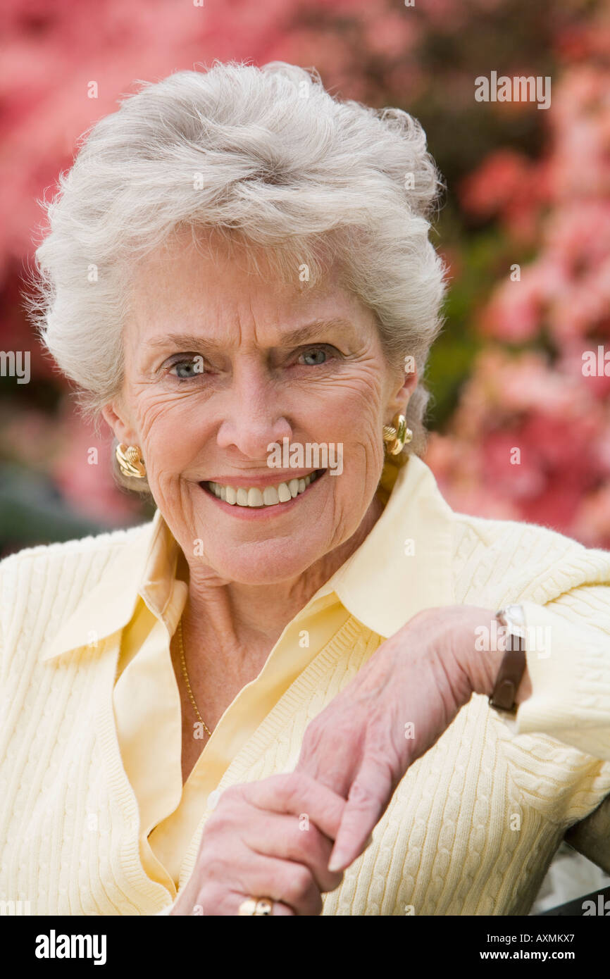 Posed older woman hi-res stock photography and images - Alamy