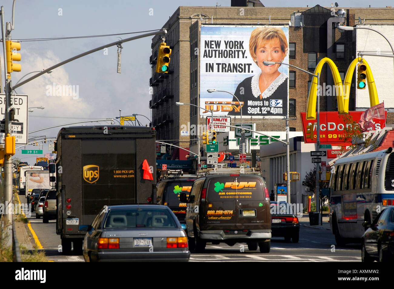 Traffic on Queens Boulevard in New York City Stock Photo Alamy