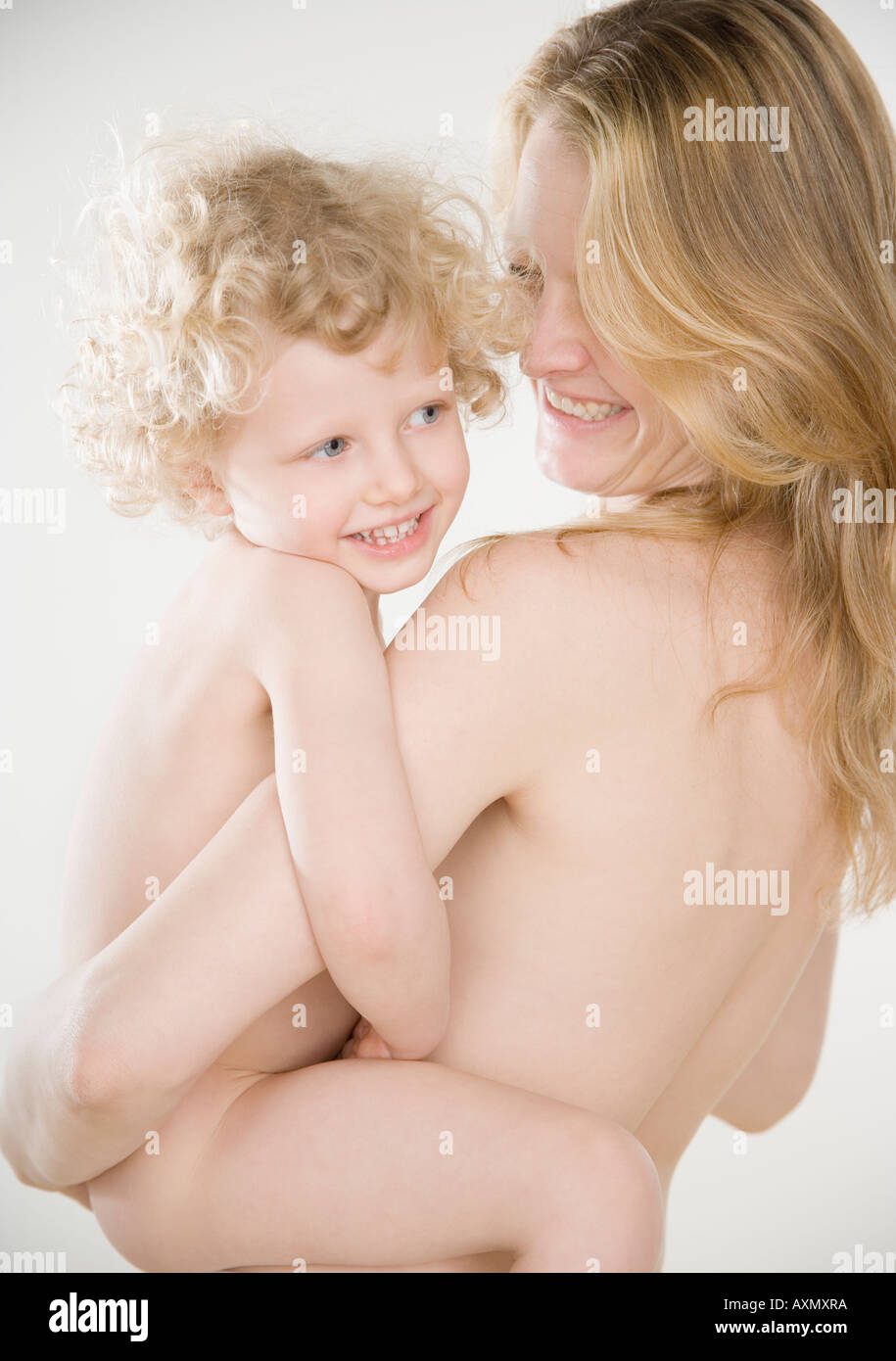 nude mom child Nude portrait of mother and child Stock Photo - Alamy