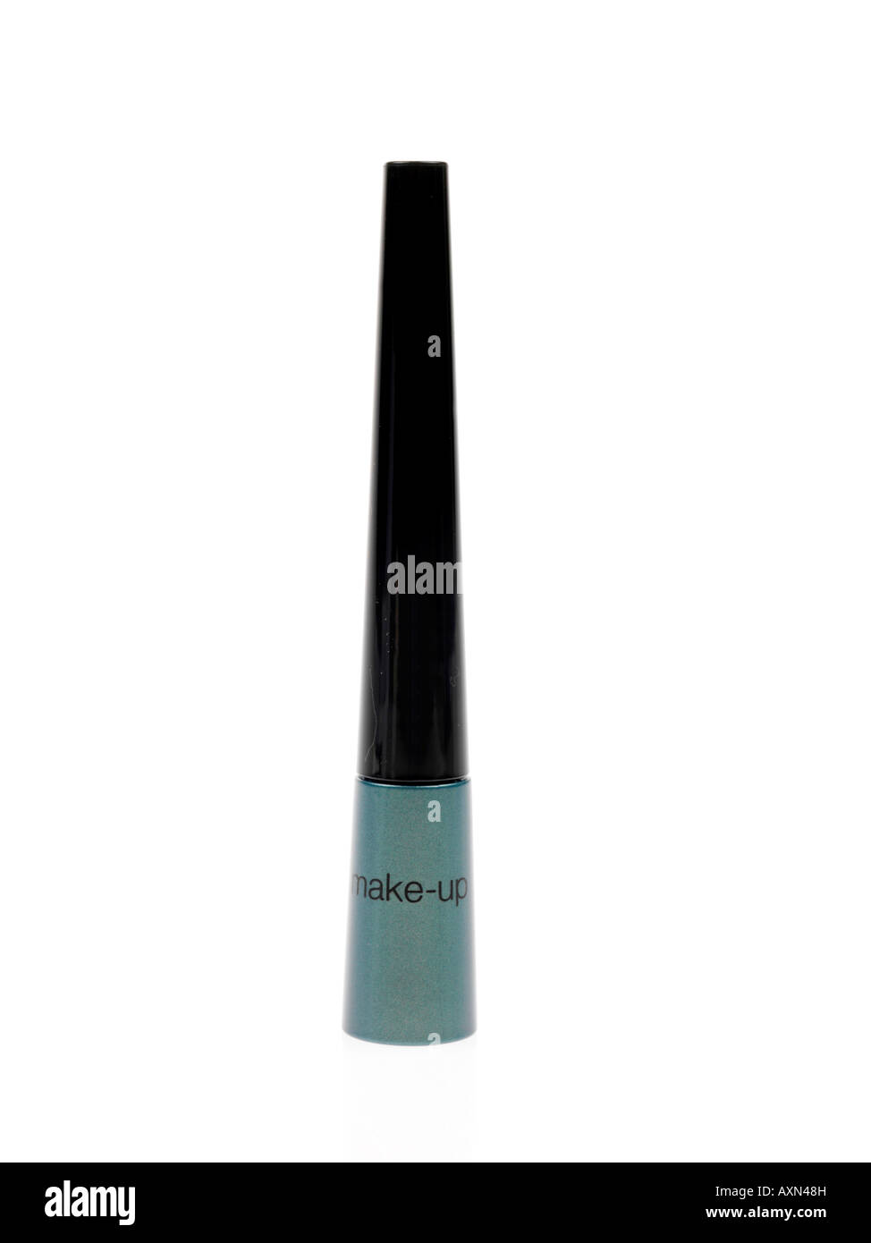 Coloured eyeliner hi-res stock photography and images - Alamy