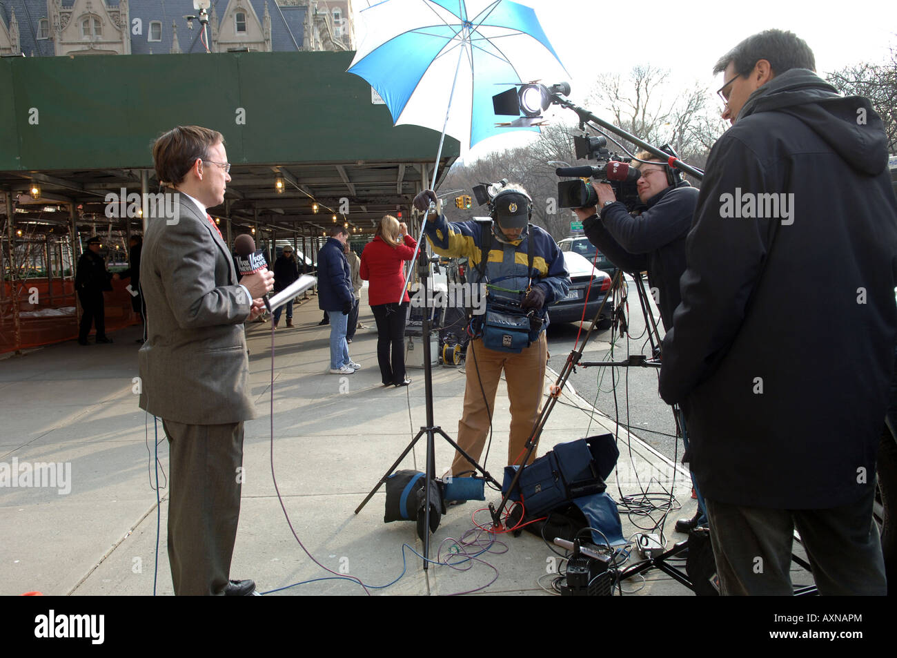 Television reporter from Fox News does stand up Stock Photo