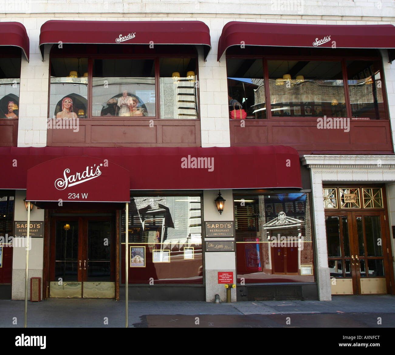 Sardi s restaurant new york hi res stock photography and images