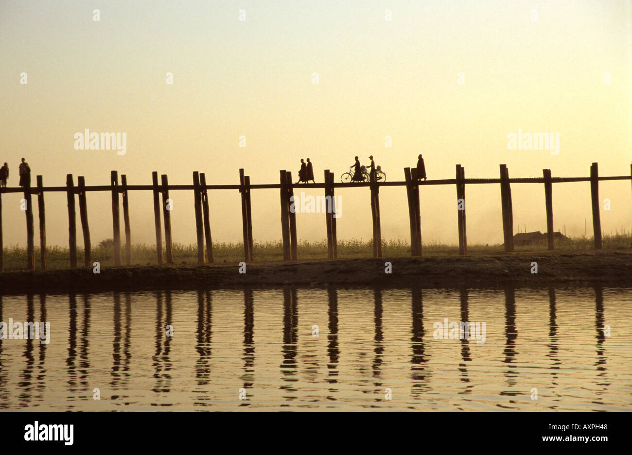 Myanmar people cross bridge hi-res stock photography and images - Alamy