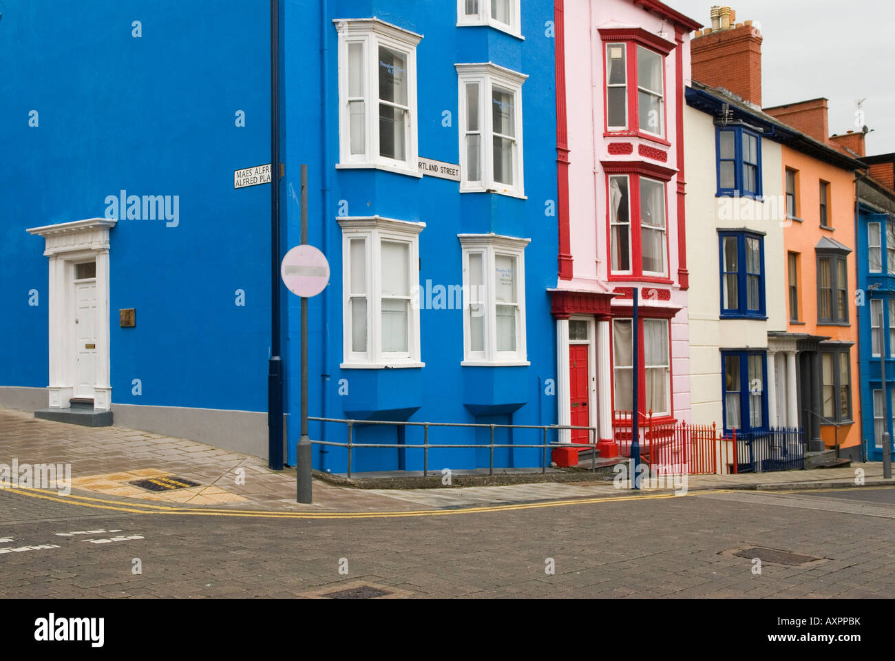 Welsh terraced house painted blue hires stock photography and images