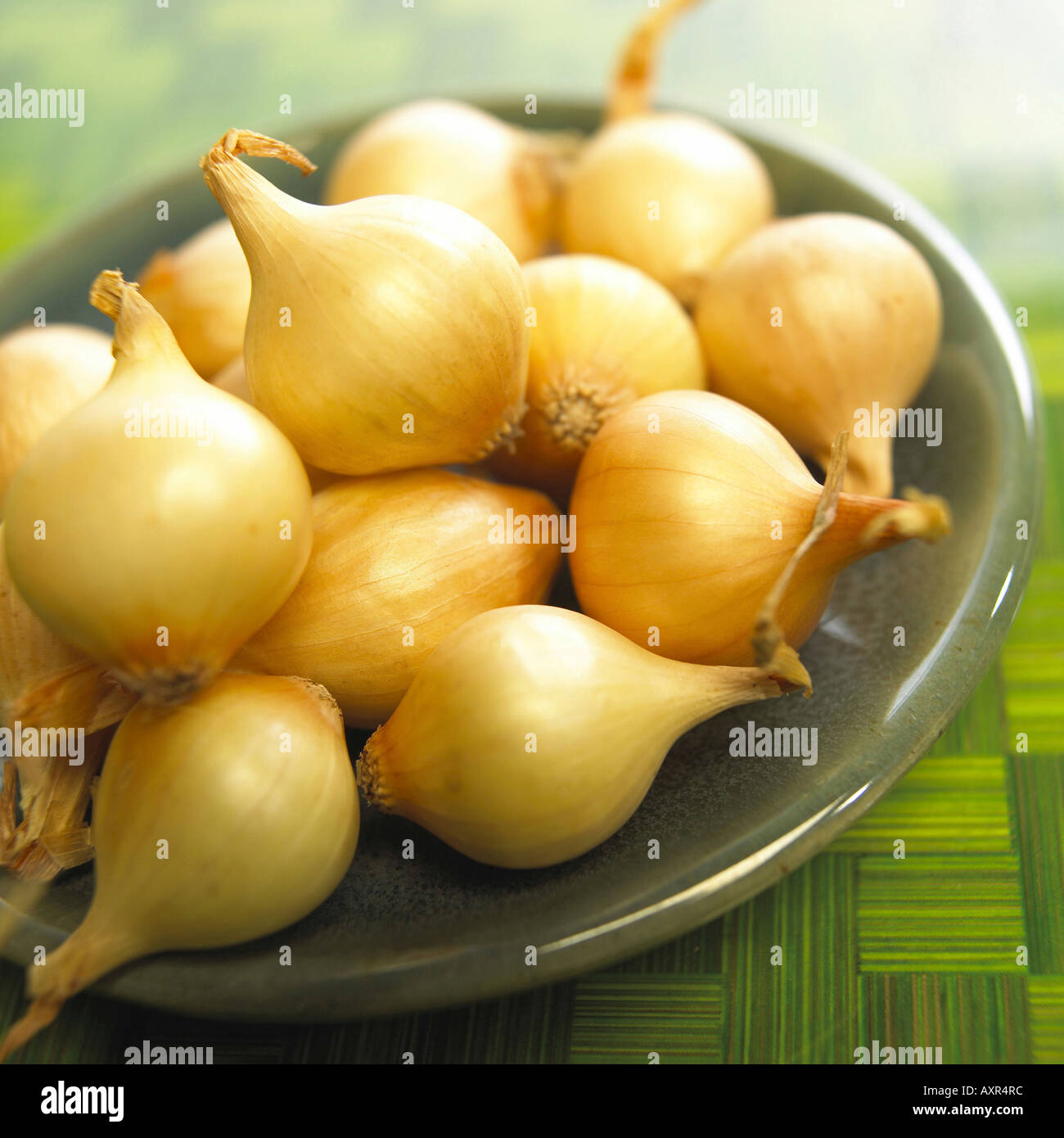 Yellow pearl onions in hi-res stock photography and images - Alamy