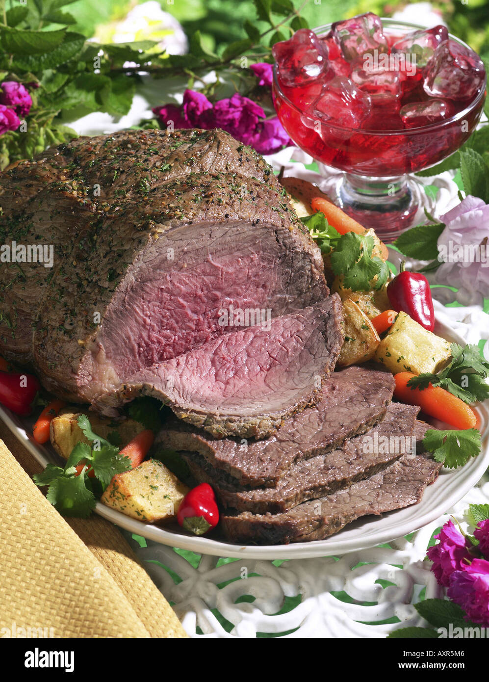 Roast beef hi-res stock photography and images - Alamy