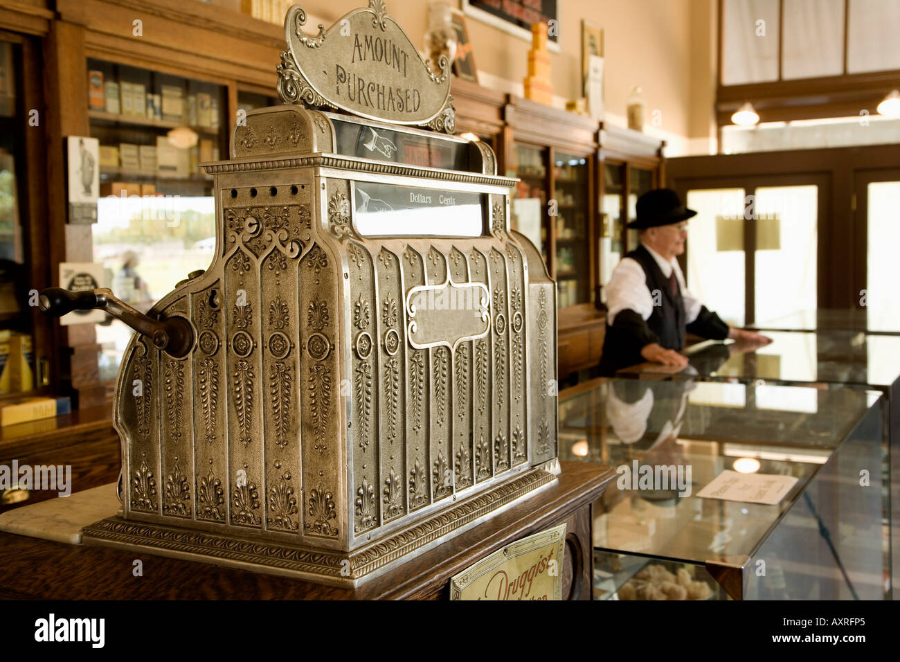 Old fashioned cash register Stock Photo - Alamy