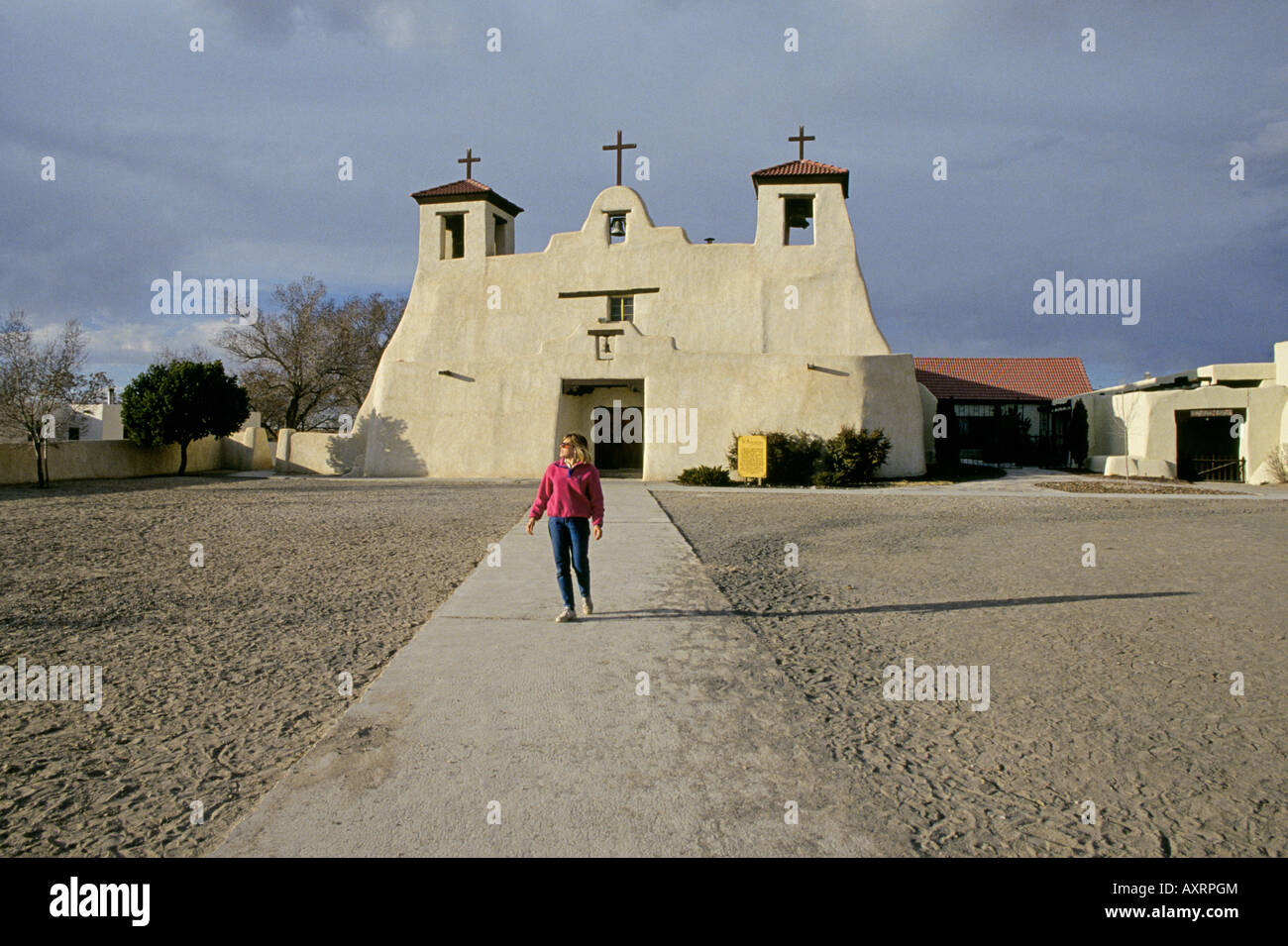 Isleta pueblo new mexico hires stock photography and images Alamy