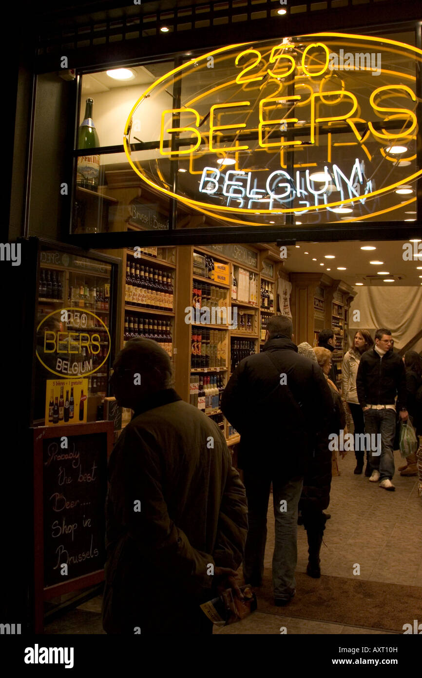 Shop selling a wide range of belgian bottled beers near the Grand Place