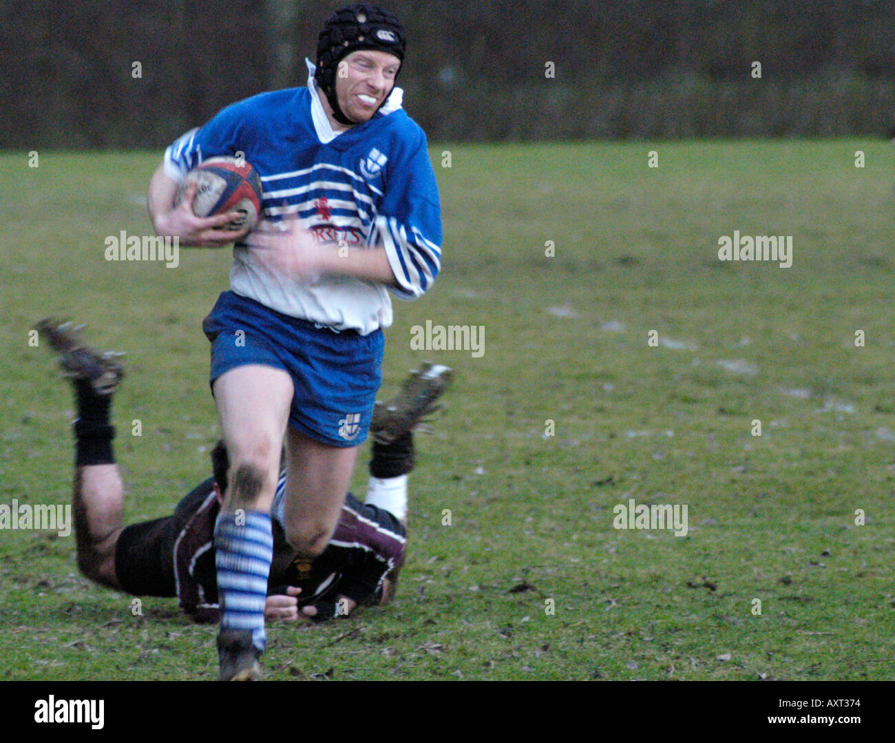 Rugby union player makes a break for the line Stock Photo - Alamy