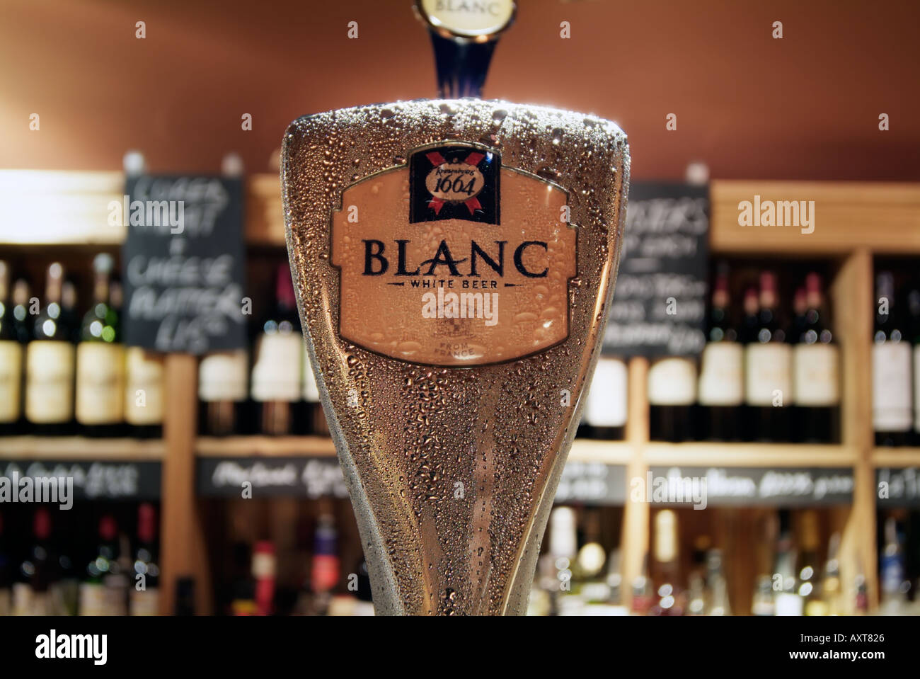 Beer pumps and back bar Stock Photo - Alamy