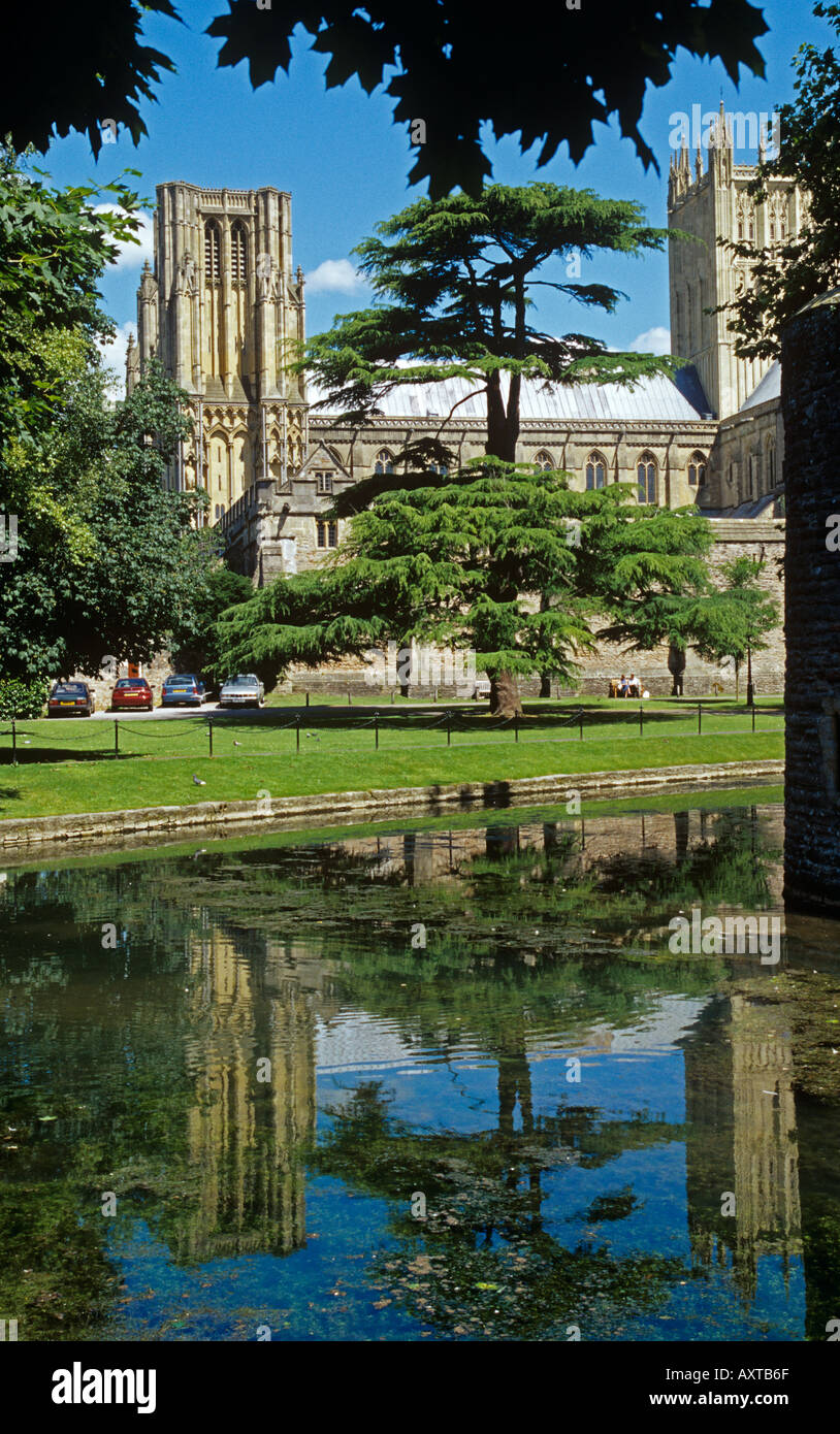 Wells cathedral spire hi-res stock photography and images - Alamy
