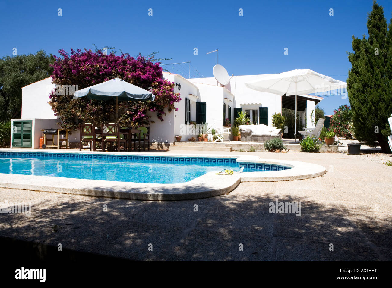 mediterranean villa with swimming pool Stock Photo - Alamy