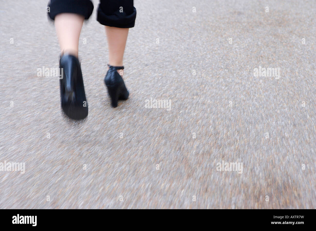 Business people feet blur hi-res stock photography and images - Alamy
