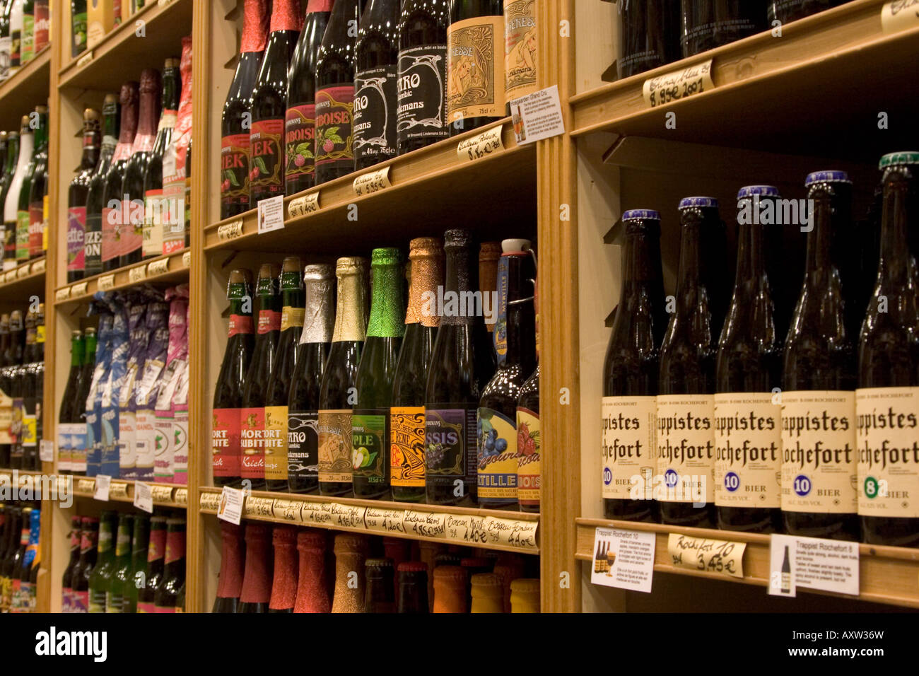 Shop selling a wide range of belgian bottled beers near the Grand Place