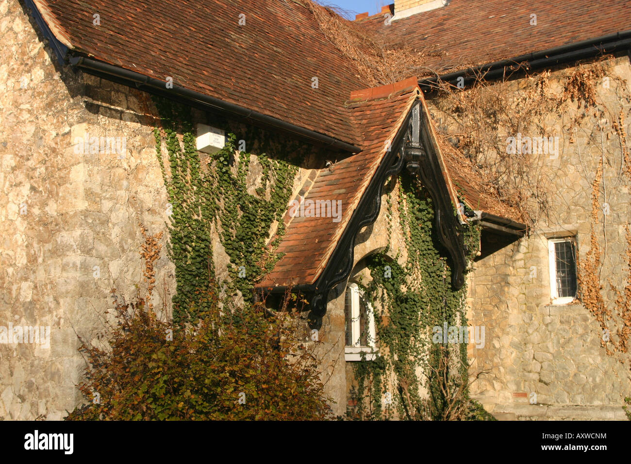 victorian ragstone lock keepers cottage arch door river medway
