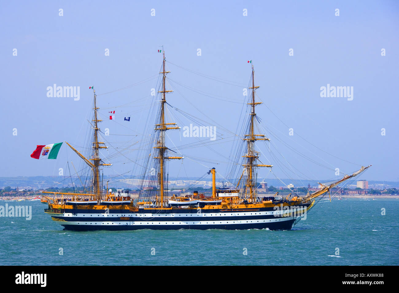 Trafalgar 200 International Fleet Review 28 June 2005 JMH1024 Stock Photo