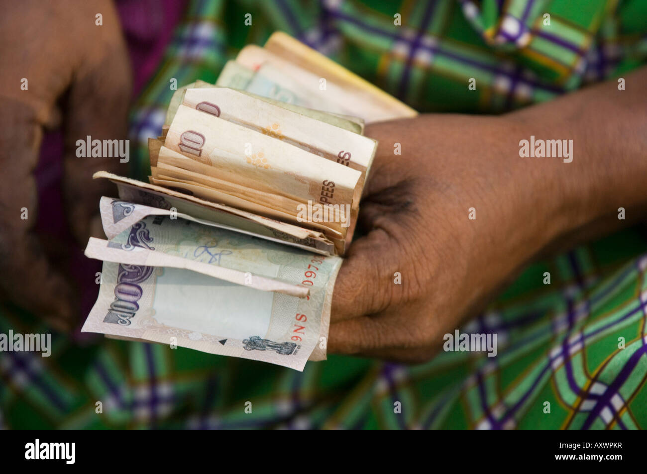 Hand Exchanging Currency India Hi res Stock Photography And Images Alamy hand-exchanging-currency-india-hi-res-stock-photography-and-images-alamy