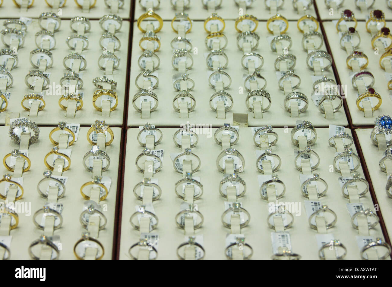 Diamond rings in the Gold Souk, Deira, Dubai, United Arab Emirates, Middle East Stock Photo