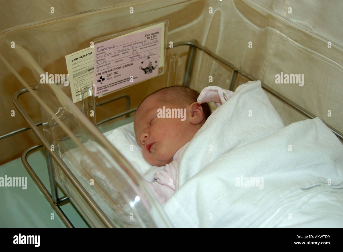 Newborn baby in hospital Stock Photo - Alamy