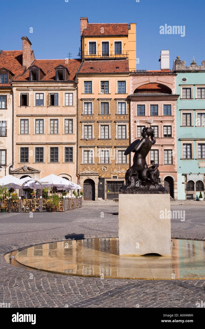 The Mermaid Fountain, cast in 1855, the symbol of Warsaw, Old Town Square (Rynek Stare Miasto), Warsaw, Poland Stock Photo