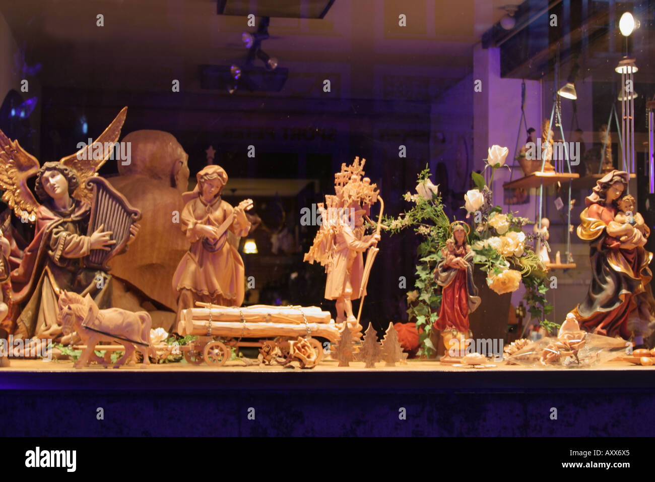 Shop window with arts display illuminated at night Bad Toelz Bavaria ...