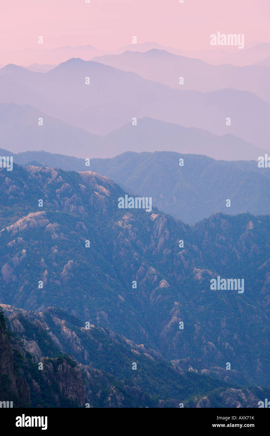 White Cloud scenic area, Huang Shan (Yellow Mountain), UNESCO World Heritage Site, Anhui Province, China, Asia Stock Photo