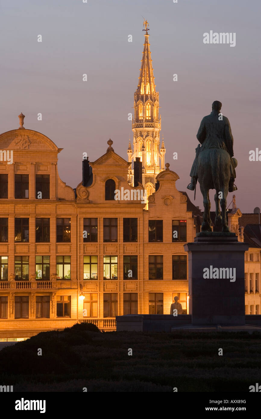 Hotel de Ville and St. Michael Statue at dusk, Brussels, Belgium, Europe Stock Photo