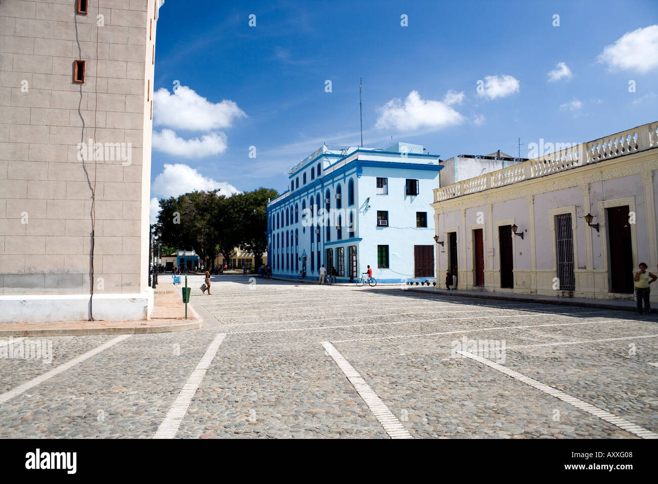 Street scene in Bayamo with the blue post office building, Granma