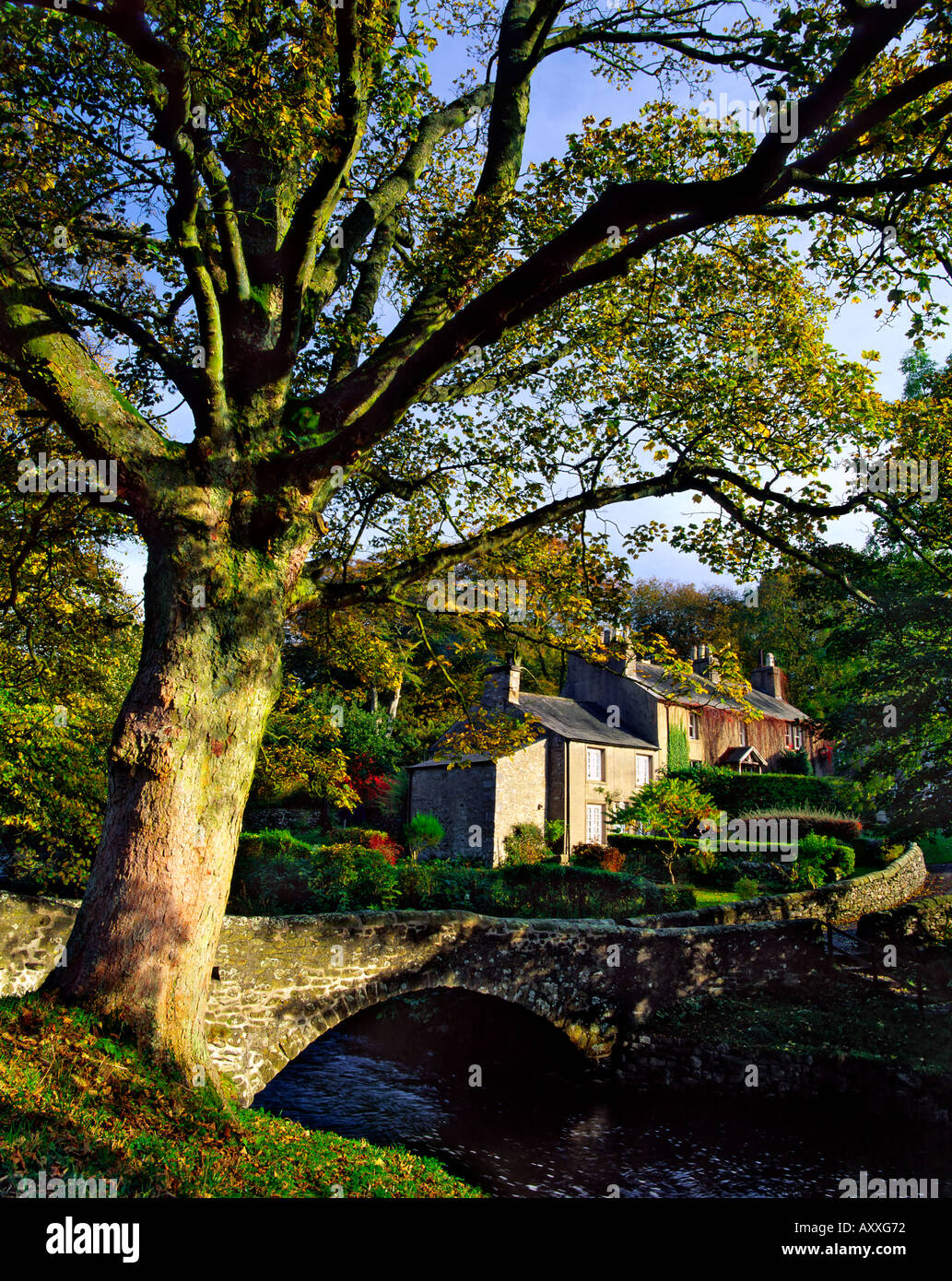 Clapham village in Autumn in the Yorkshire Dales Stock Photo Alamy