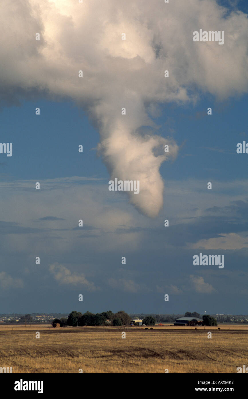 Rotating funnel clouds hires stock photography and images Alamy