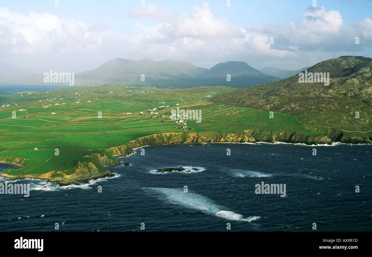 East past Tully Mountain and Tonadooravaun, N.E. of Letterfrack, to Mweelrea Mtns. N. coast of Connemara, Co. Galway, Ireland. Stock Photo