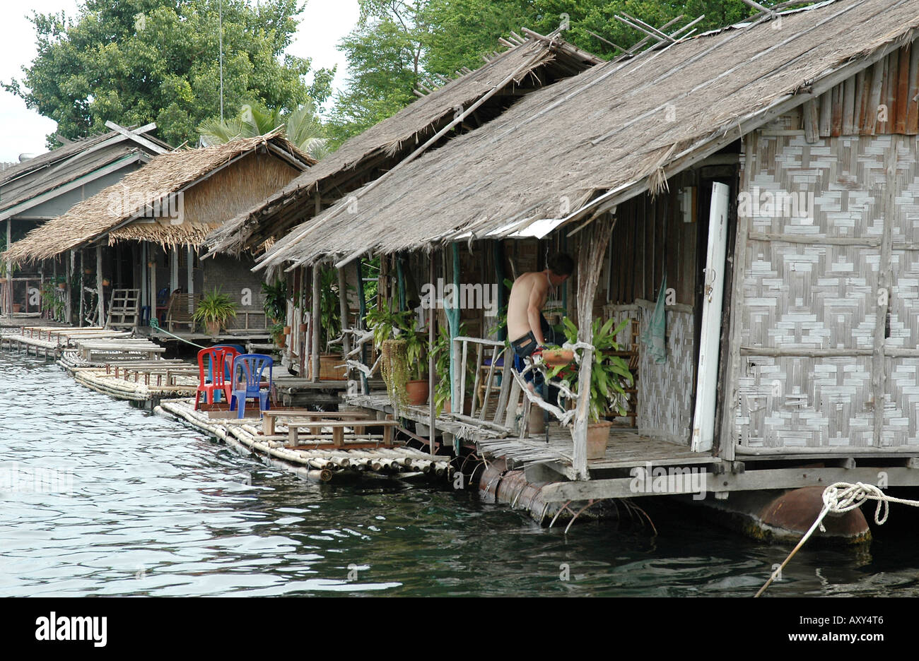Raft house kanchanaburi hires stock photography and images Alamy