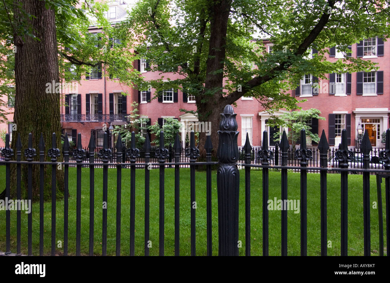 File:Louisburg Square Beacon Hill Boston Massachusetts.jpg - Wikipedia