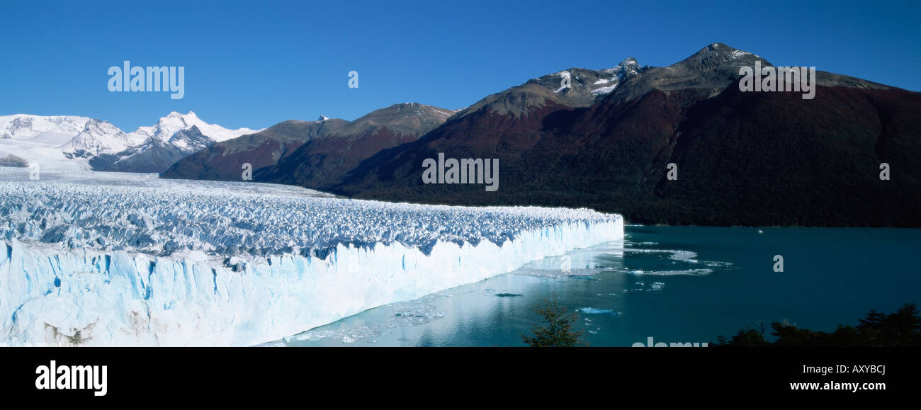 Perito Moreno glacier and Andes mountains, Parque Nacional Los Glaciares, UNESCO World Heritage Site, El Calafate, Argentina Stock Photo