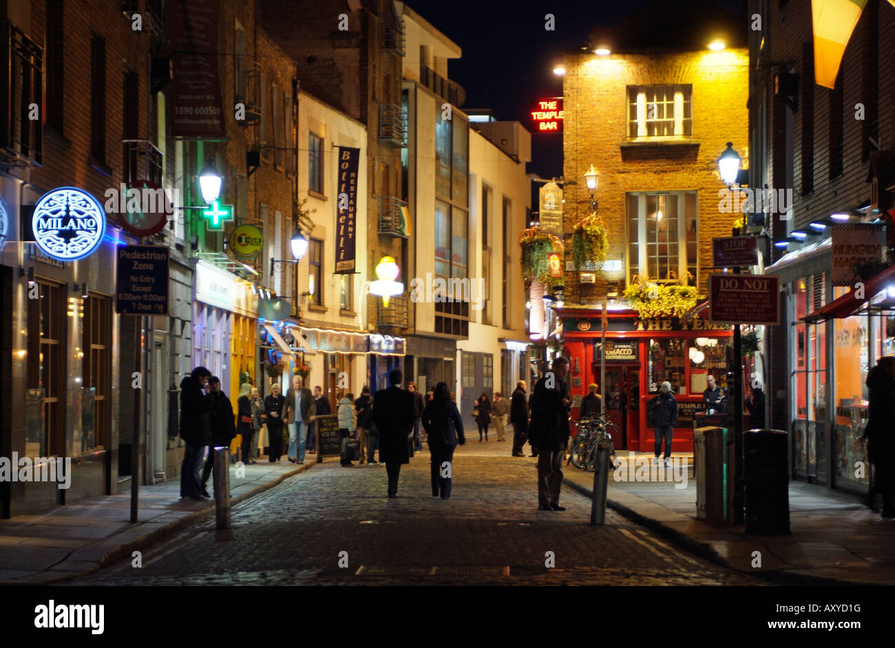 Temple bar dublin evening hires stock photography and images Alamy