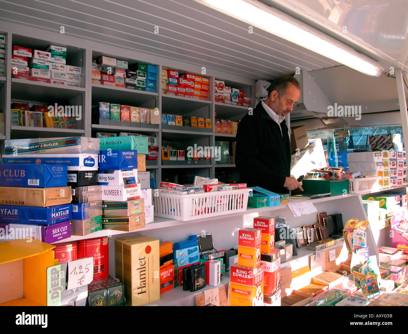 brugge tobacco Tobacco stall in Saturday market t Zand Brugge Belgium Stock Photo