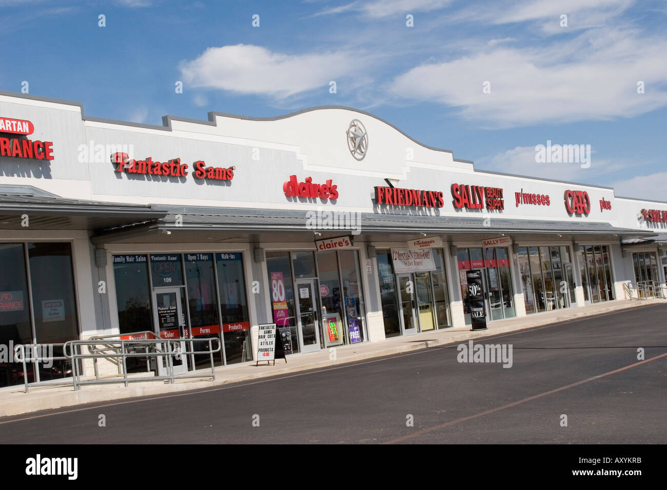 Parade of shops hires stock photography and images Alamy