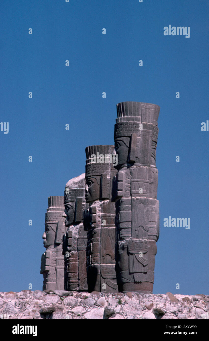 Tula, Atlanten, Säulen eines eh. Daches Stock Photo - Alamy