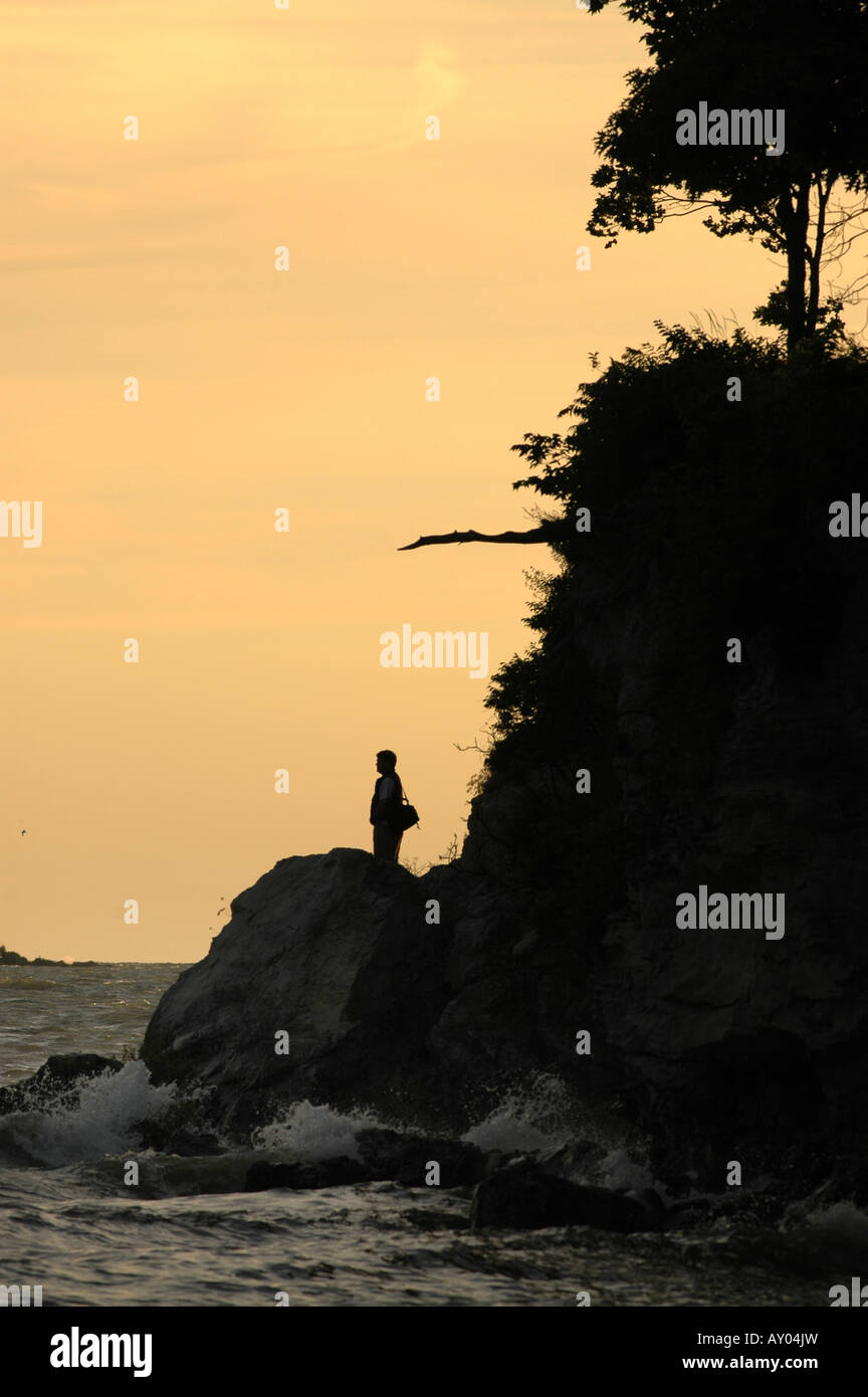 kelleys island ohio lake erie sunset cliff AY04JW