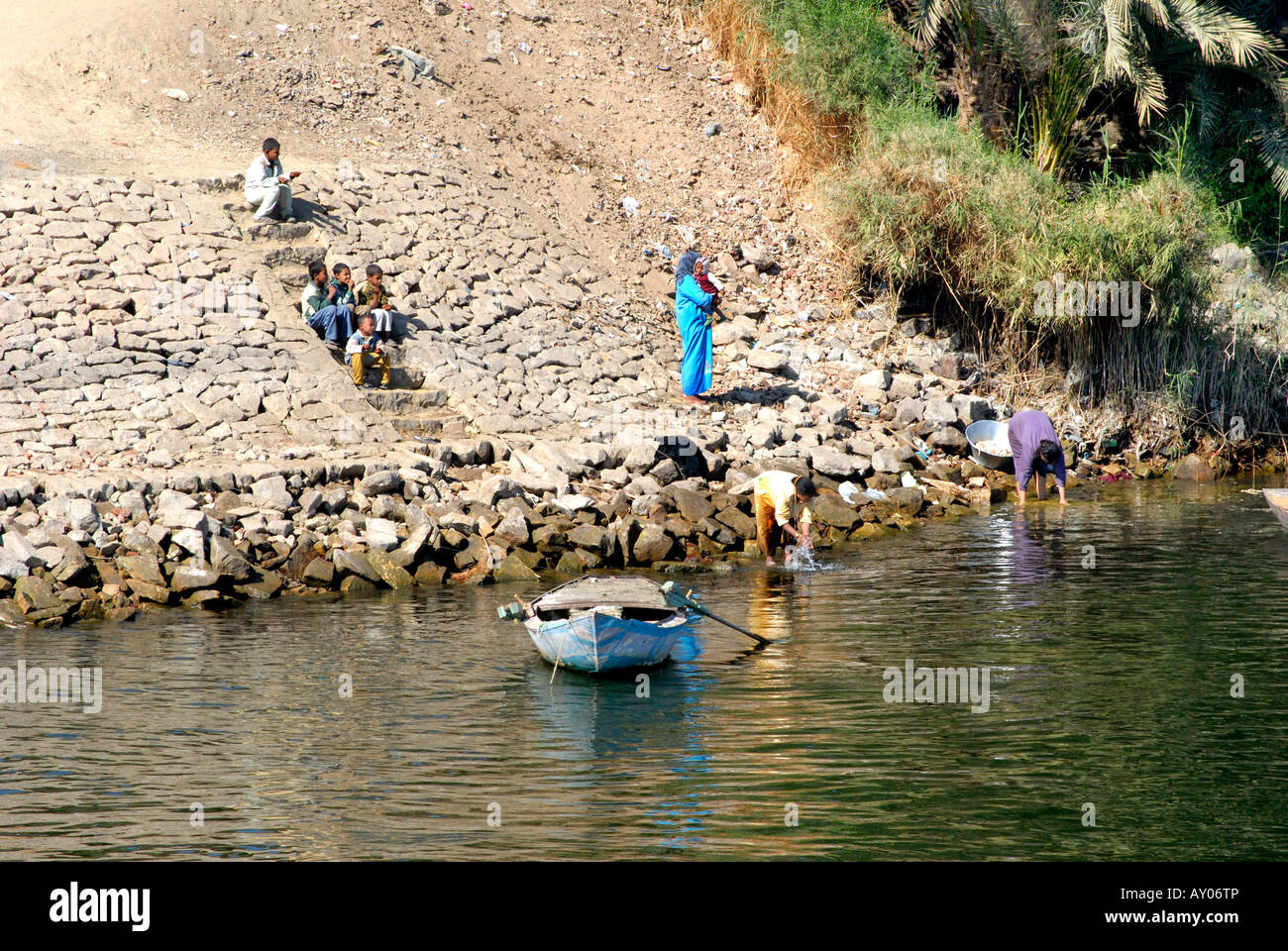 Washing in the nile river hires stock photography and images Alamy