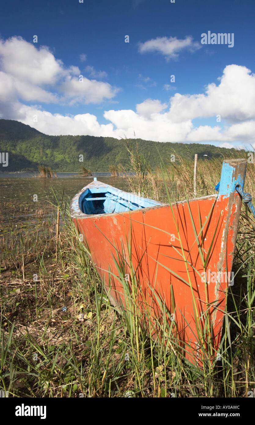 Beached wooden rowing boat hi-res stock photography and images - Alamy