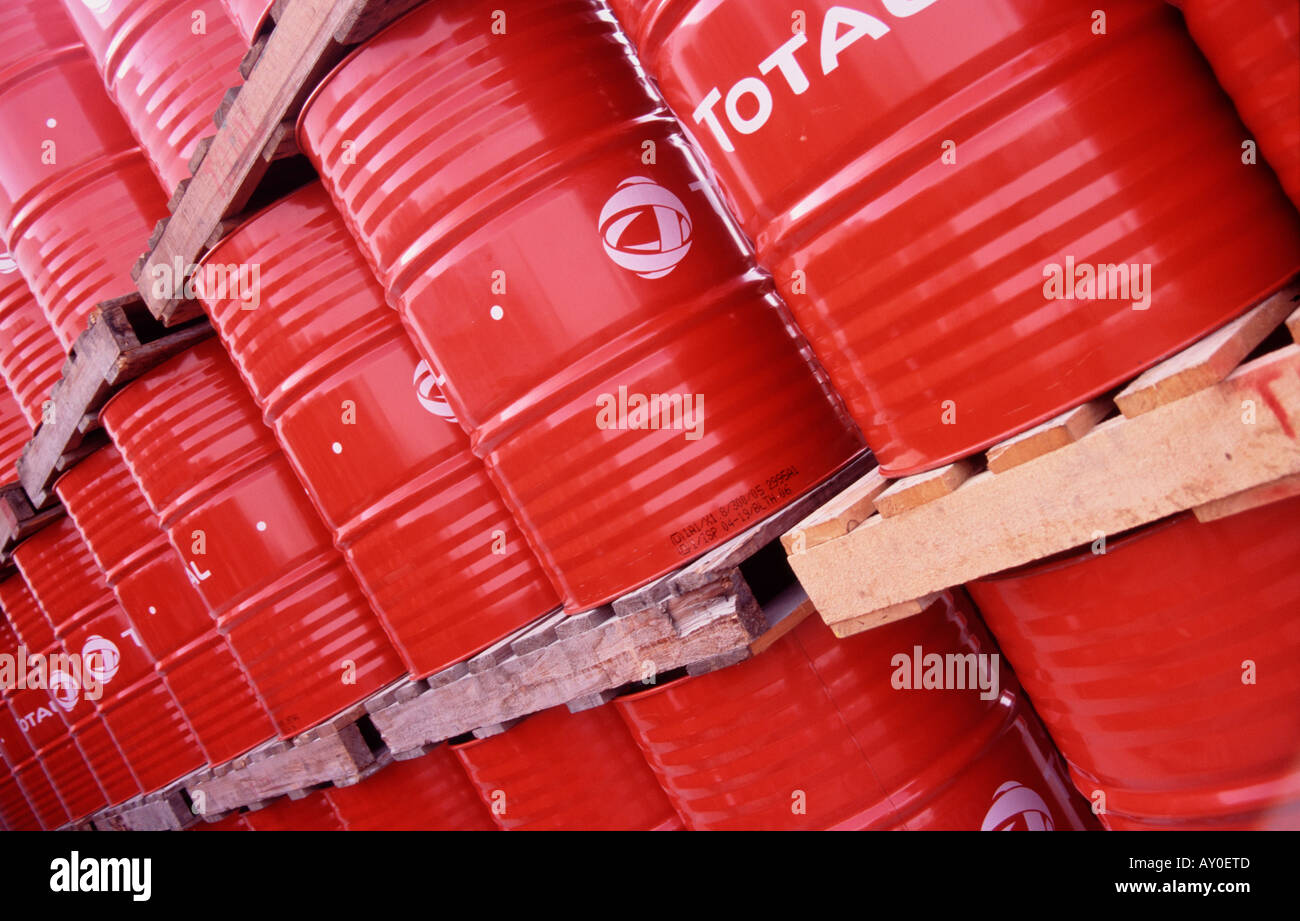 Oil drums stacked hires stock photography and images Alamy