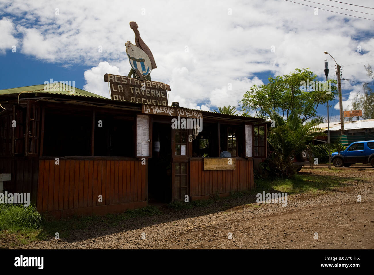 La Taverne du Pecheur French restaurant adjacent to the harbor in Hanga Roa Stock Photo