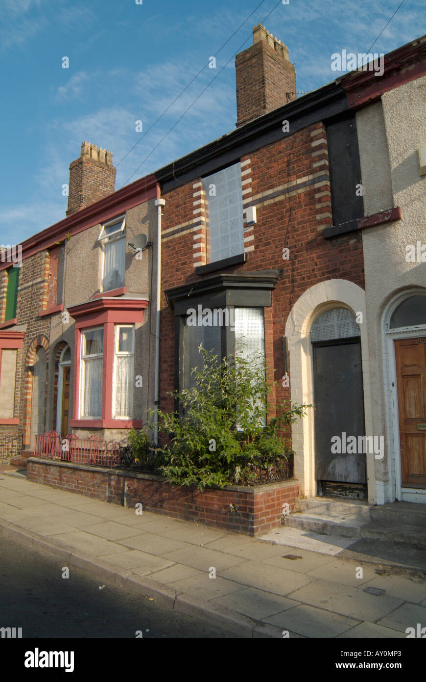 Housing in the Edge Hill district of Liverpool boarded up in ...