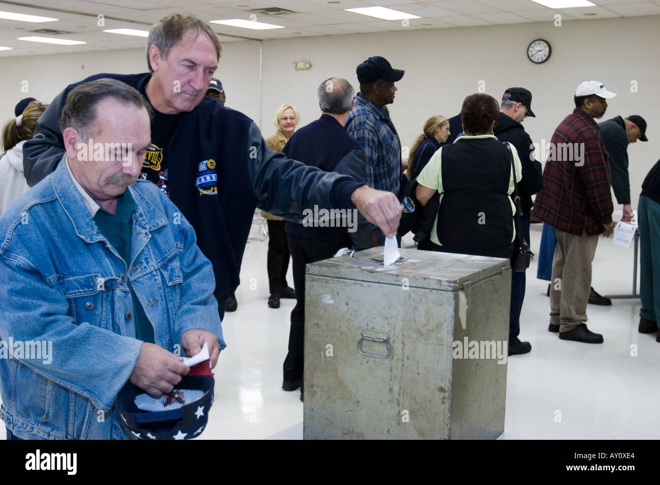 Auto Workers Vote on Health Care Concessions at General Motors Stock Photo