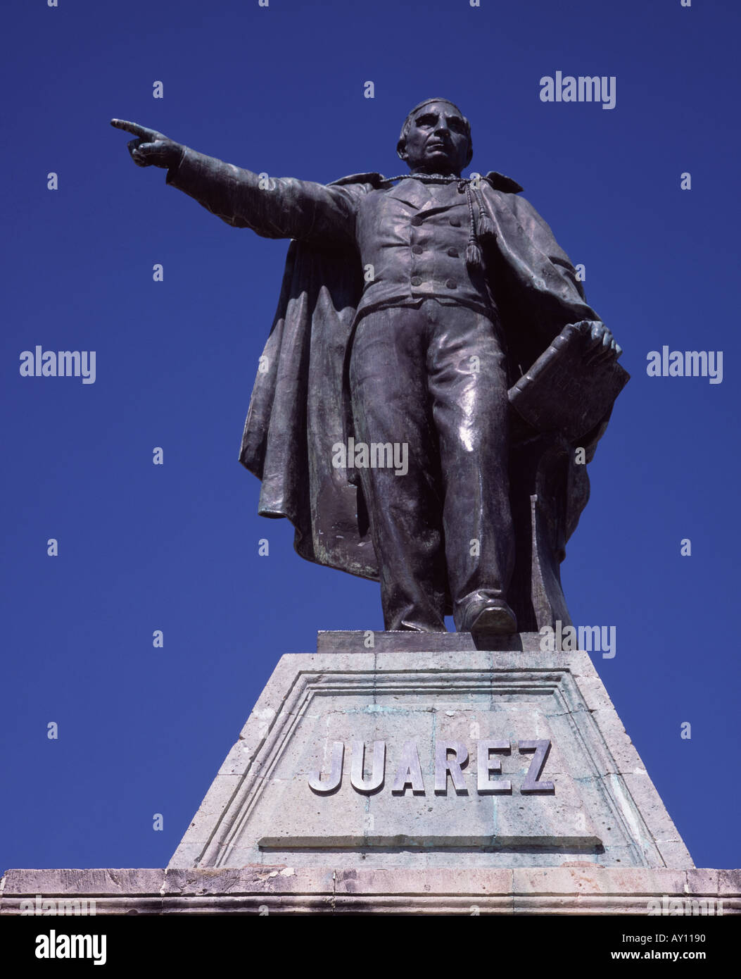 Benito juarez statue hires stock photography and images Alamy